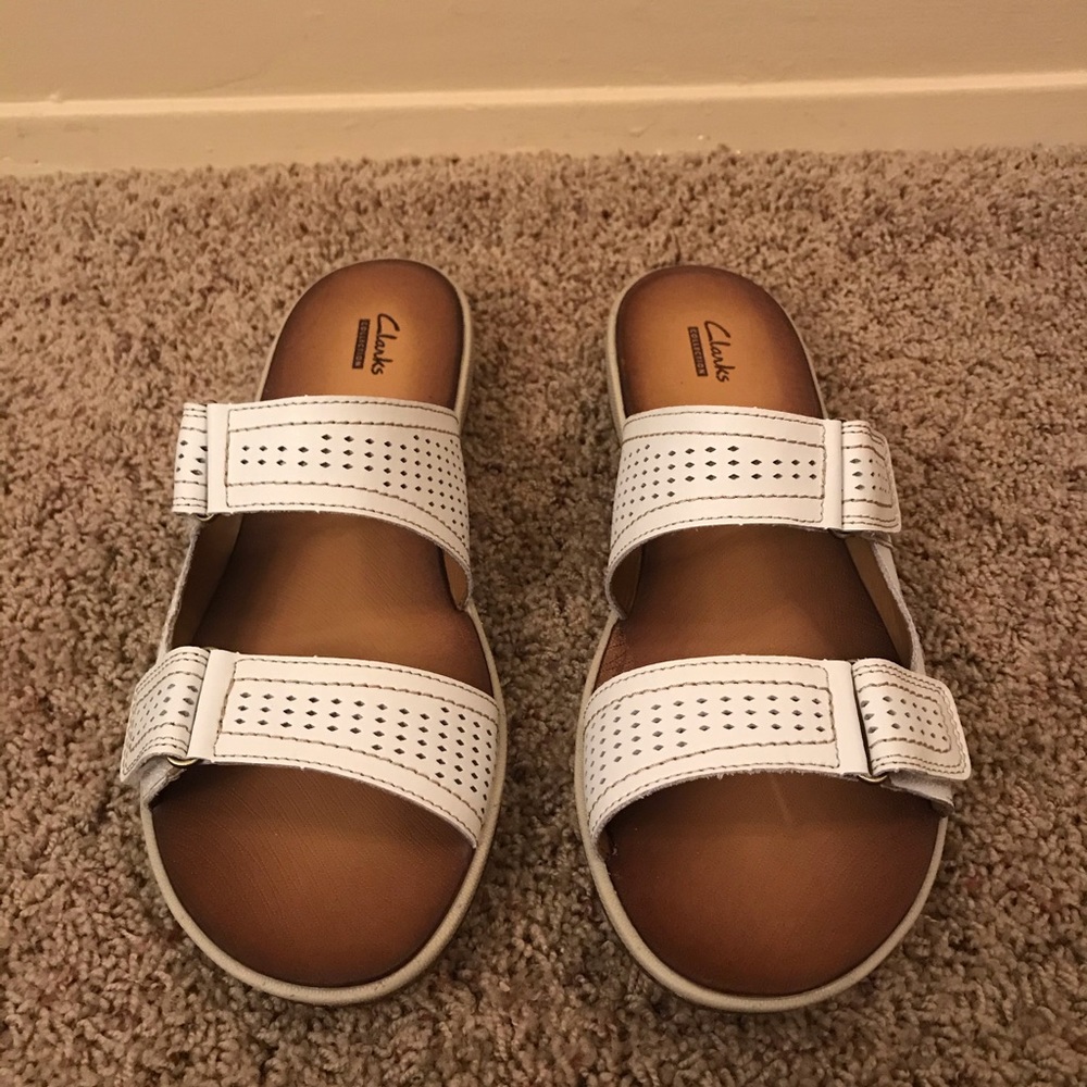 Clarks Collection White Sandal - Size 10 Wide